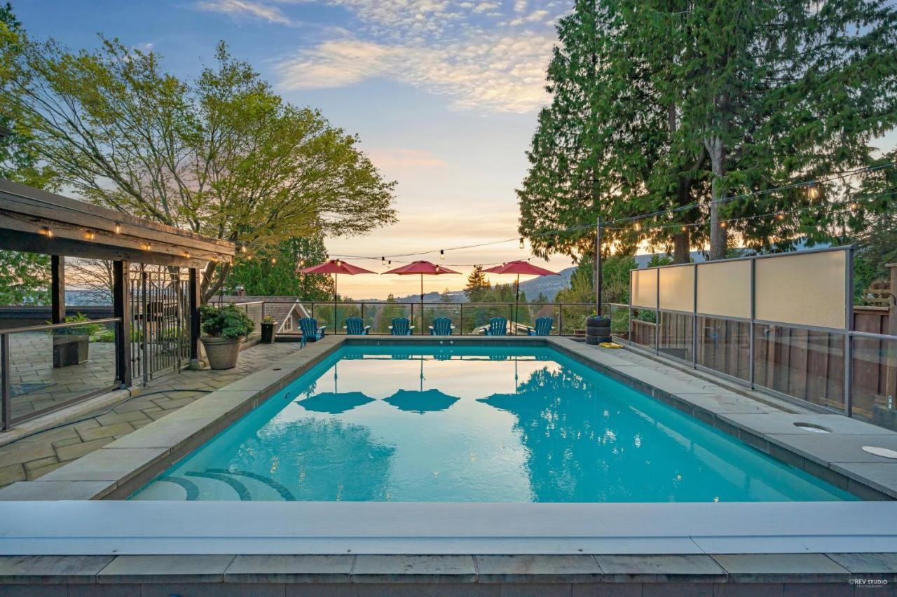 Grouse Cheerful Large Private Bedroom, Bath, Shared Deck, Pool, Hot Tub North Vancouver Eksteriør billede