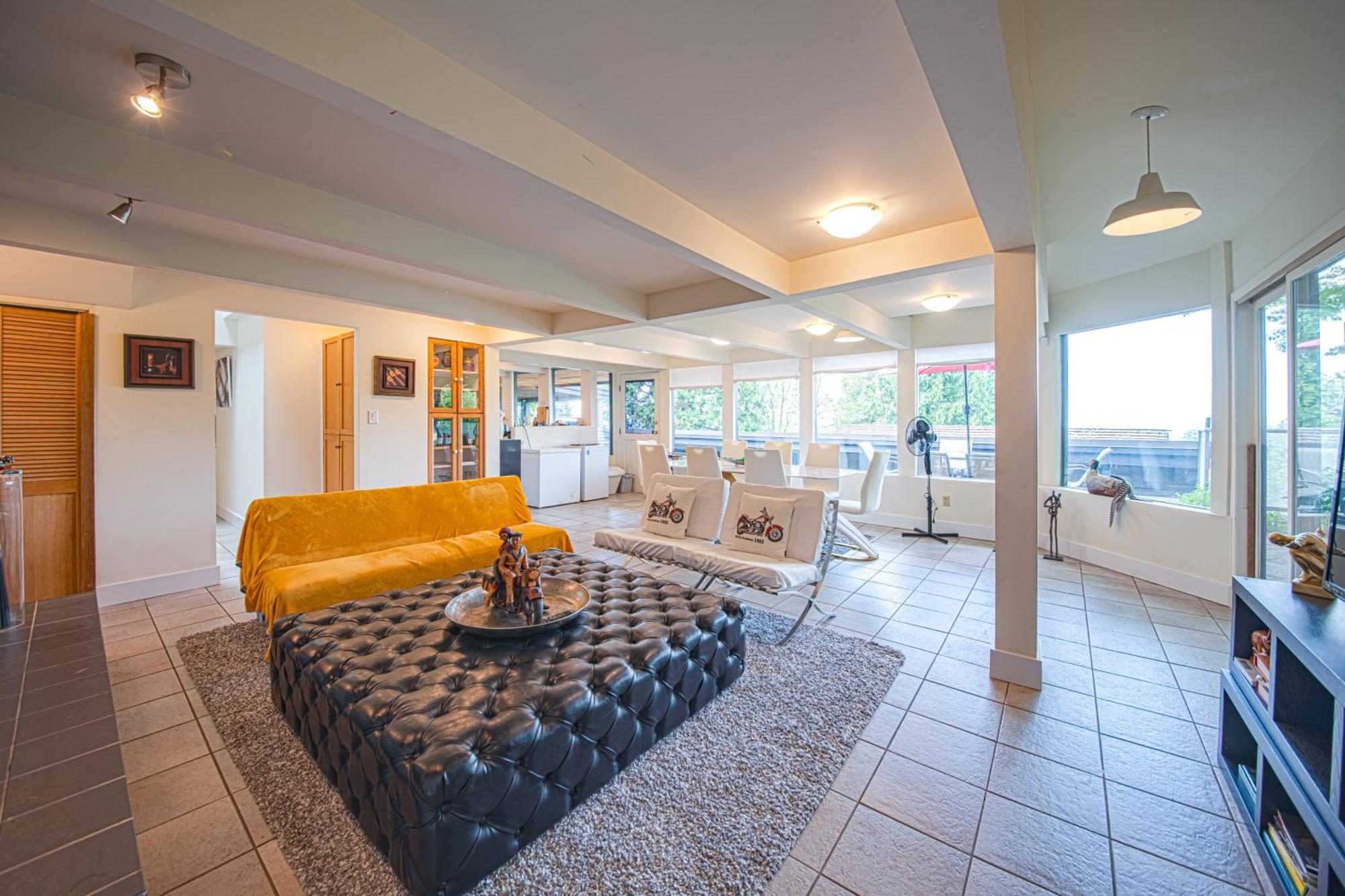 Grouse Cheerful Large Private Bedroom, Bath, Shared Deck, Pool, Hot Tub North Vancouver Eksteriør billede